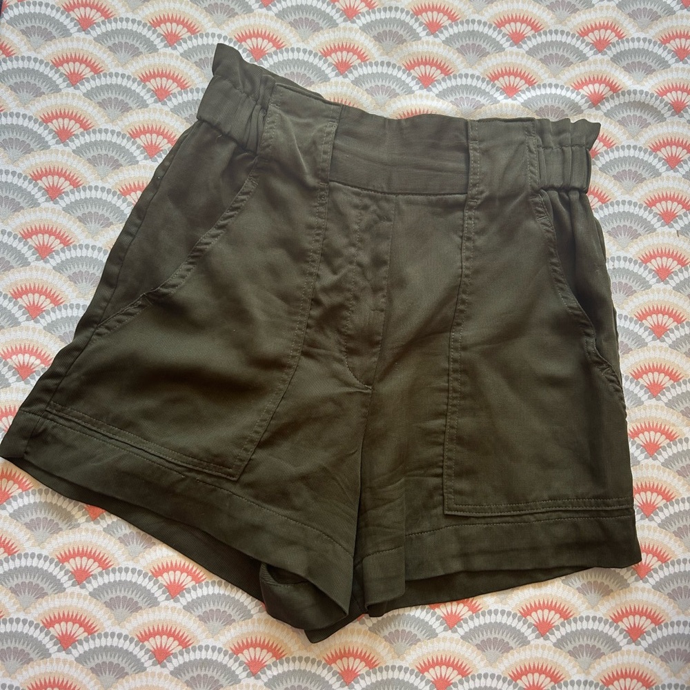 H and m shorts